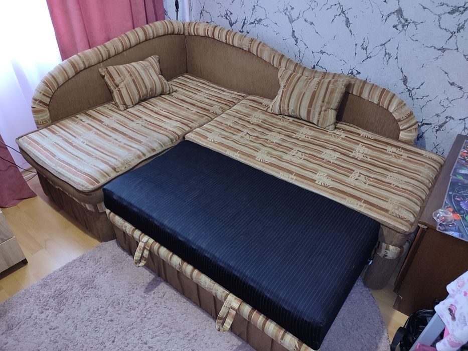 Кутовий диван розкладний