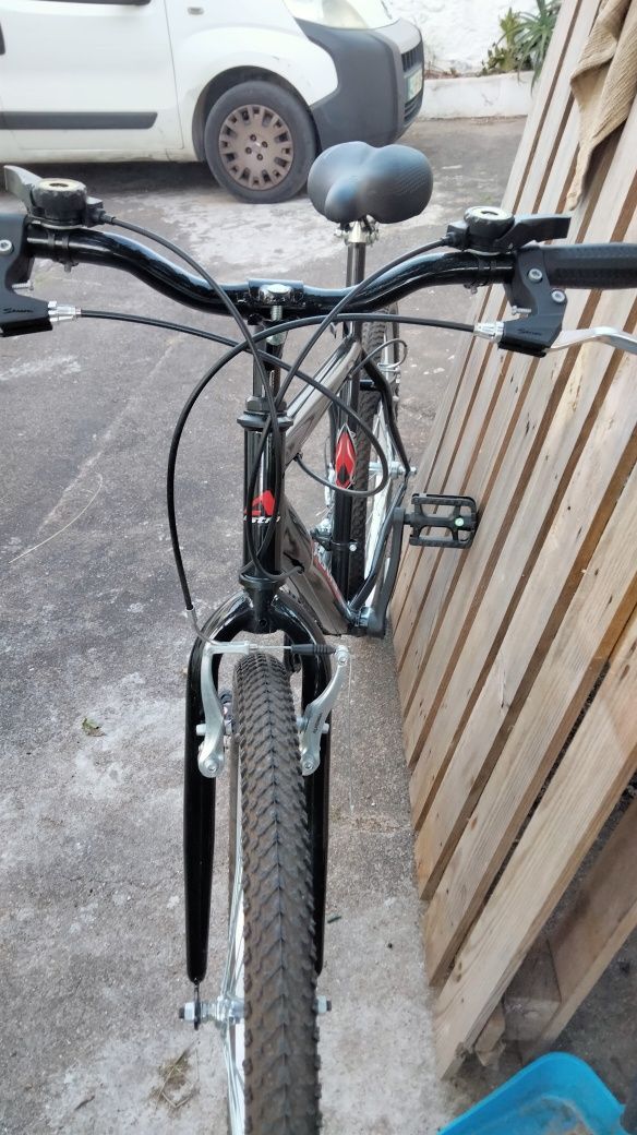 Bicicleta Astro Preta