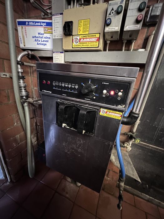 Hala udojowa 2x8 DeLaval / Alfa Laval Bogato wyposażona MP400 x MM25