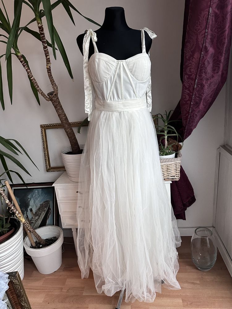 Lace & beads Biała tiulowa sukienka maxi 40 L 42 XL