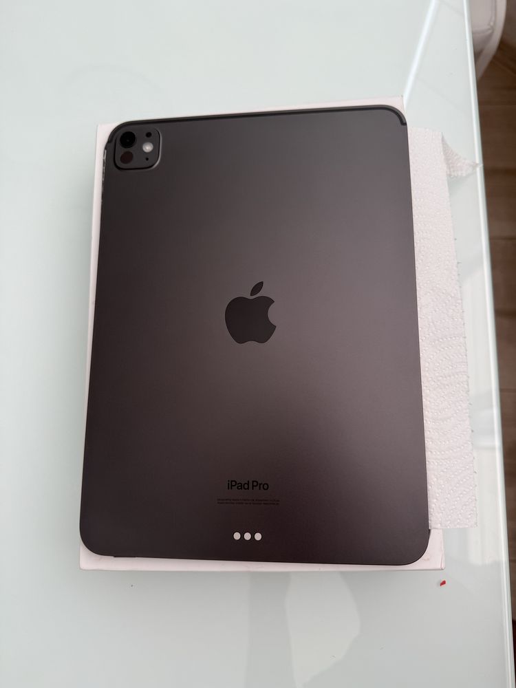 Продаю в ідеальному стані iPad Pro 11 M4 Black WiFi 11