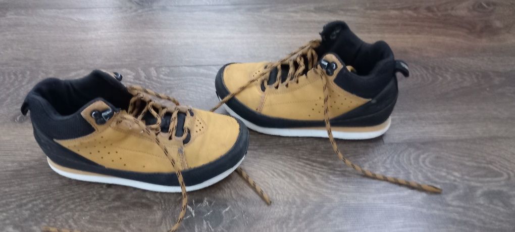 Buty jesienne 4F   rozmiar 32