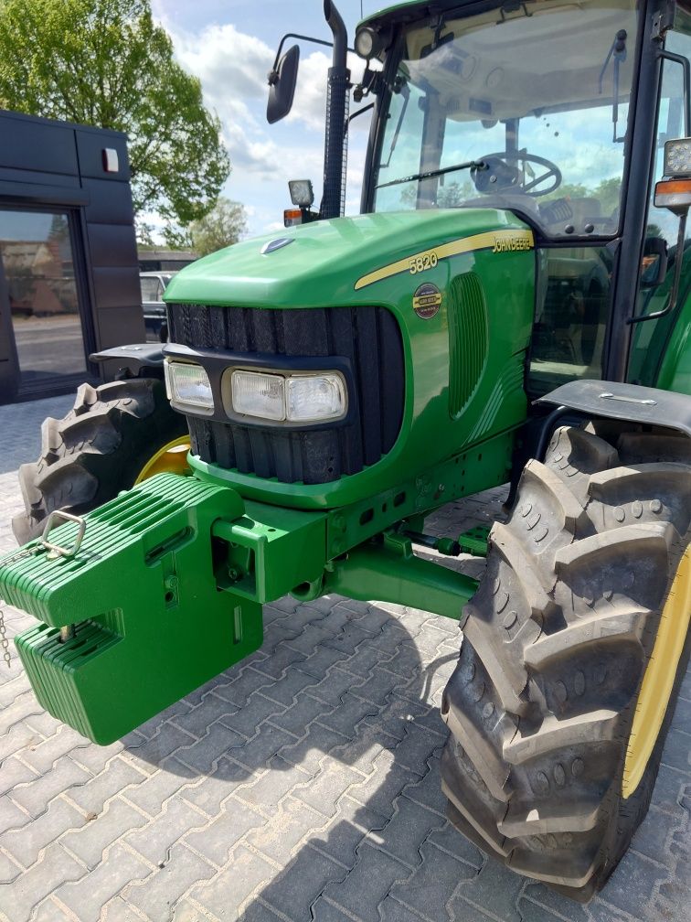 Ciągnik JOHN DEERE 5820 PowerQuad pneumatyka