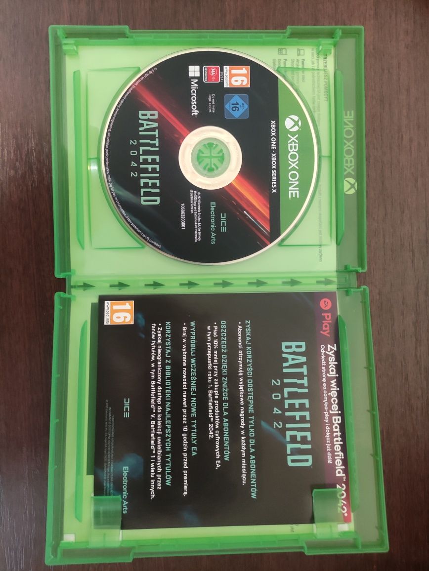 Xbox Series X та жорстким диском на 2 ТБ
