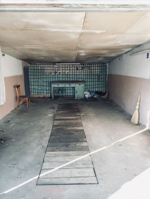 Продам  гараж Автолюбитель кооп на Филатова охрана рядом асфальт