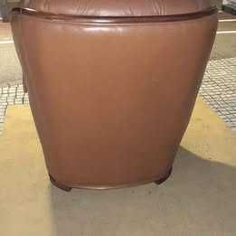 Sofa individual em pele