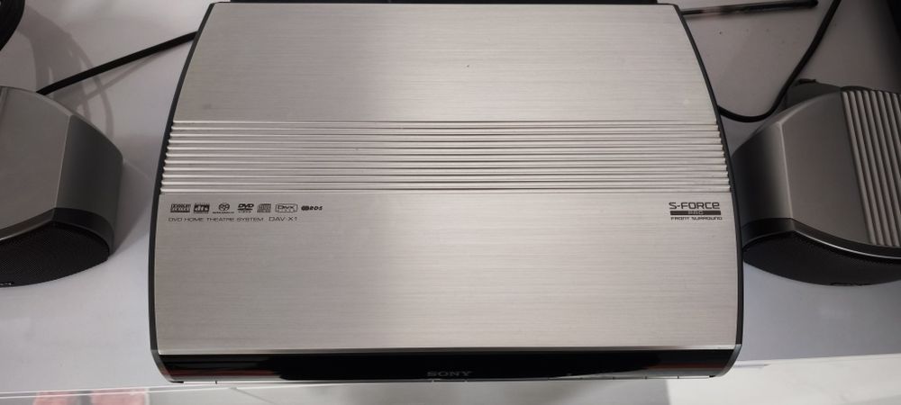 Aparelhagem Sony HCD-X1 com colunas