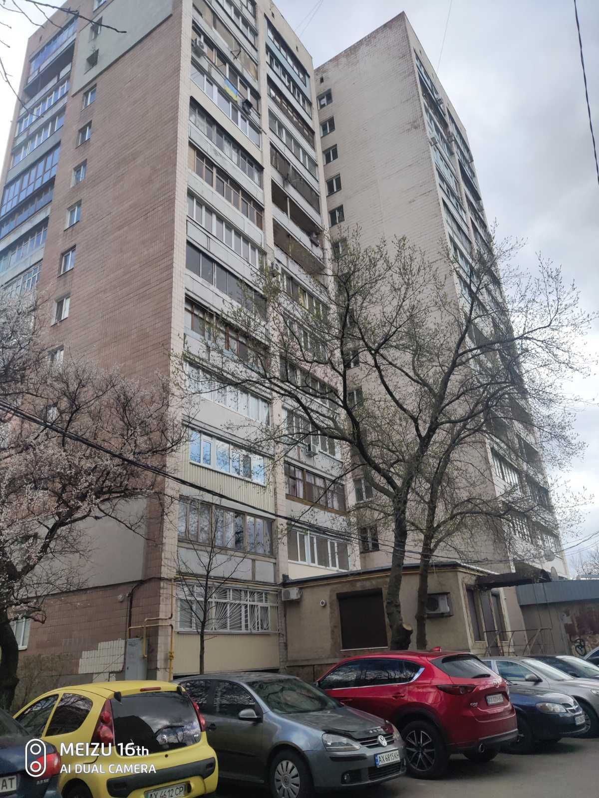 3 к. квартира 9/14 эт. кирп.  рядом с Метро "23 Августа", площ. 76 м2