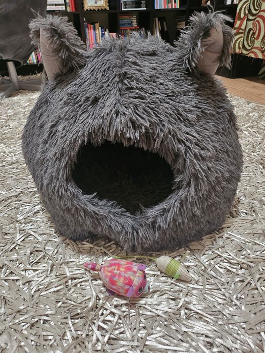 Cama de gato cinza
