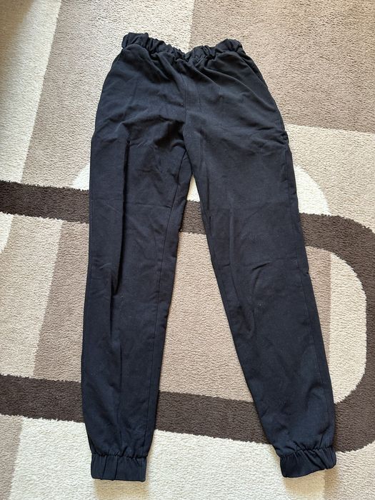 Спортивні штани.