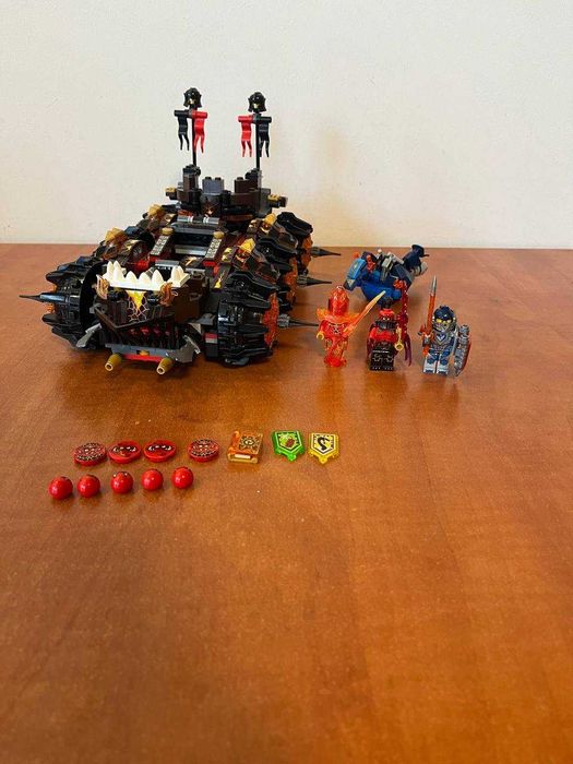 Продам Lego Nexo Knights Облогова машина генерала Магмара