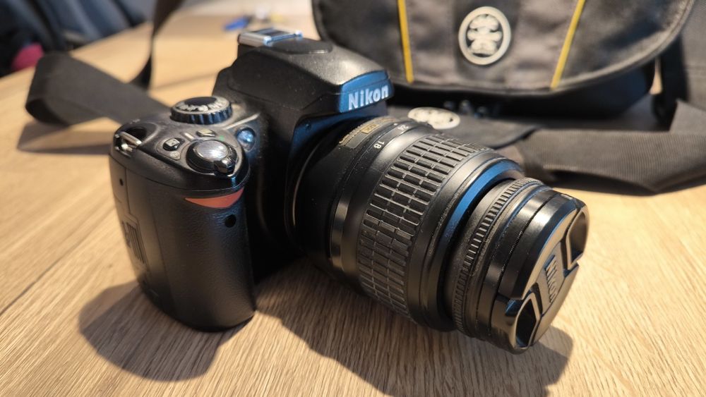 Nikon D40 + nikkor 18-55 + torba I akcesoria