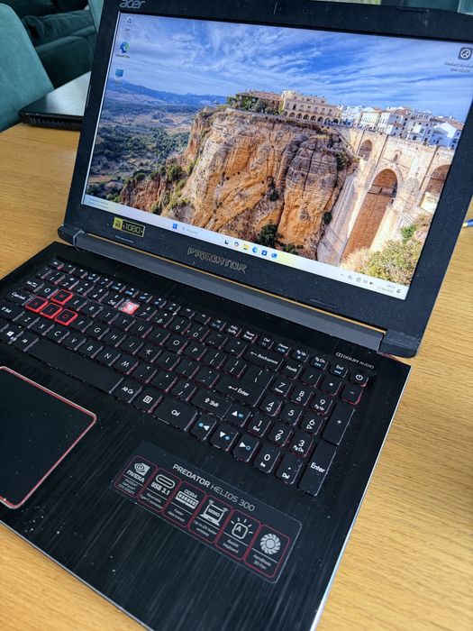 Laptop acer predator helios 300 gaming gf 1050ti