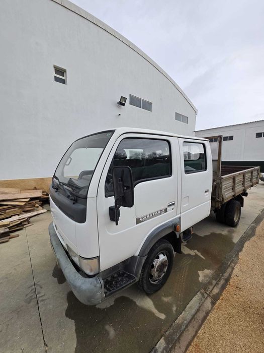 Nissan Cabstar 120-35 Basculante • Cabine Dupla 6 Lugares • 2003