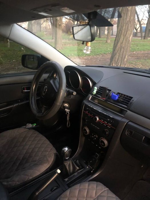 Продам автомобіль Мазда 3