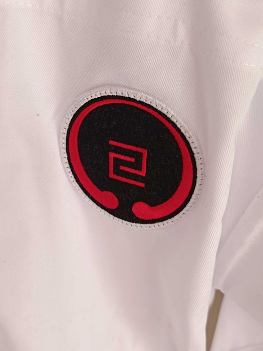 3 Fatos ou Kimonos e 7 Cintos Novos para Artes Marciais