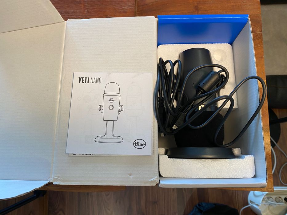 Kit podcaster: microfone Blue Yeti + pop filter + isolamento acústico