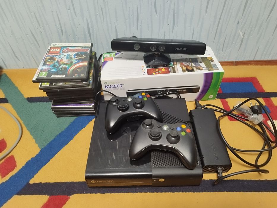 Оригінальний XBOX 360 E Slim 250GB + Kinect до нього + Всі ігри на фот