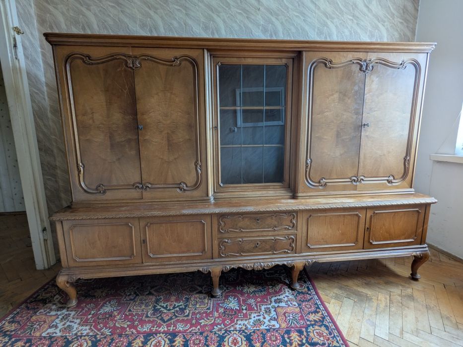 Sprzedam witrynę w stylu ludwikowskim