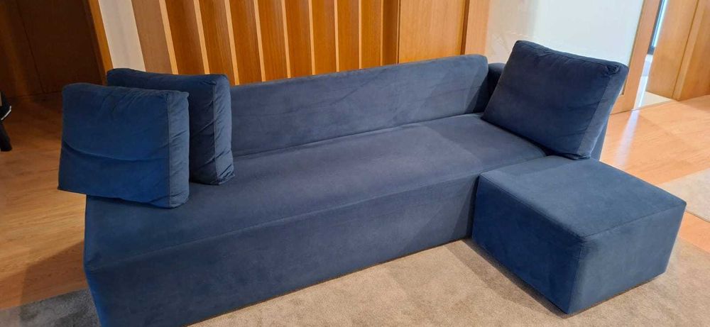 Sofá azul tecido impermeável