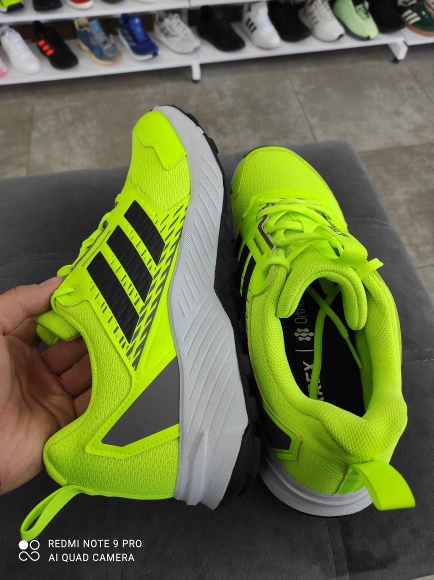 ОРИГІНАЛ 100% Кросівки Adidas Tracefinder JP7257 46