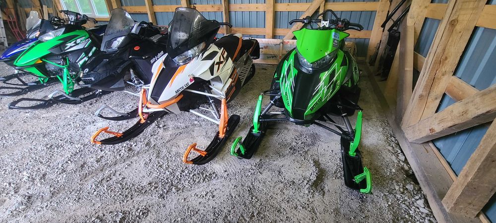 Skuter sniezny Arctic Cat  800 Skidoo  Yamaha