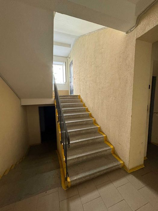 Дворівнева квартира на Виставці, вулиця Будівельників