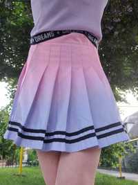Розовая сиреневая юбка тенниска, складки, черная оккантовка