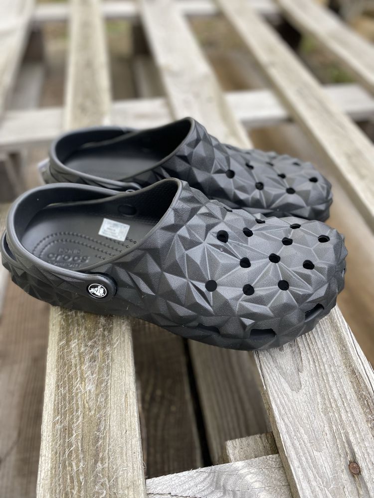 Мужские Кроксы Crocs Classik geometric для Чоловіків та Жінок