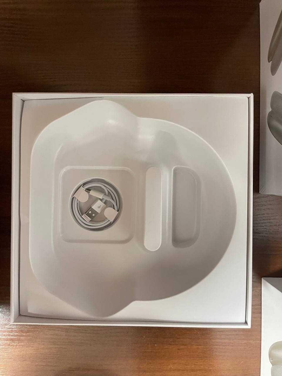 Навушники AirPods Max,нові