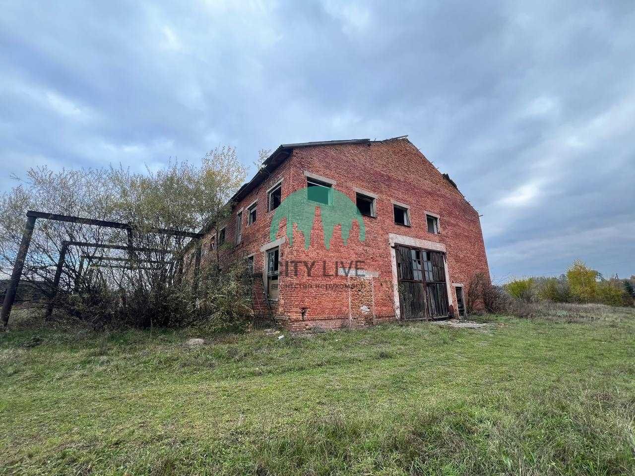 Продається приміщення 857 м2 в с. Комарів, 5 км до траси Н09! (25)