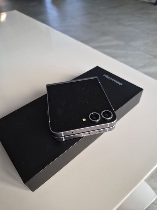 Samsung Galaxy Z Flip 6