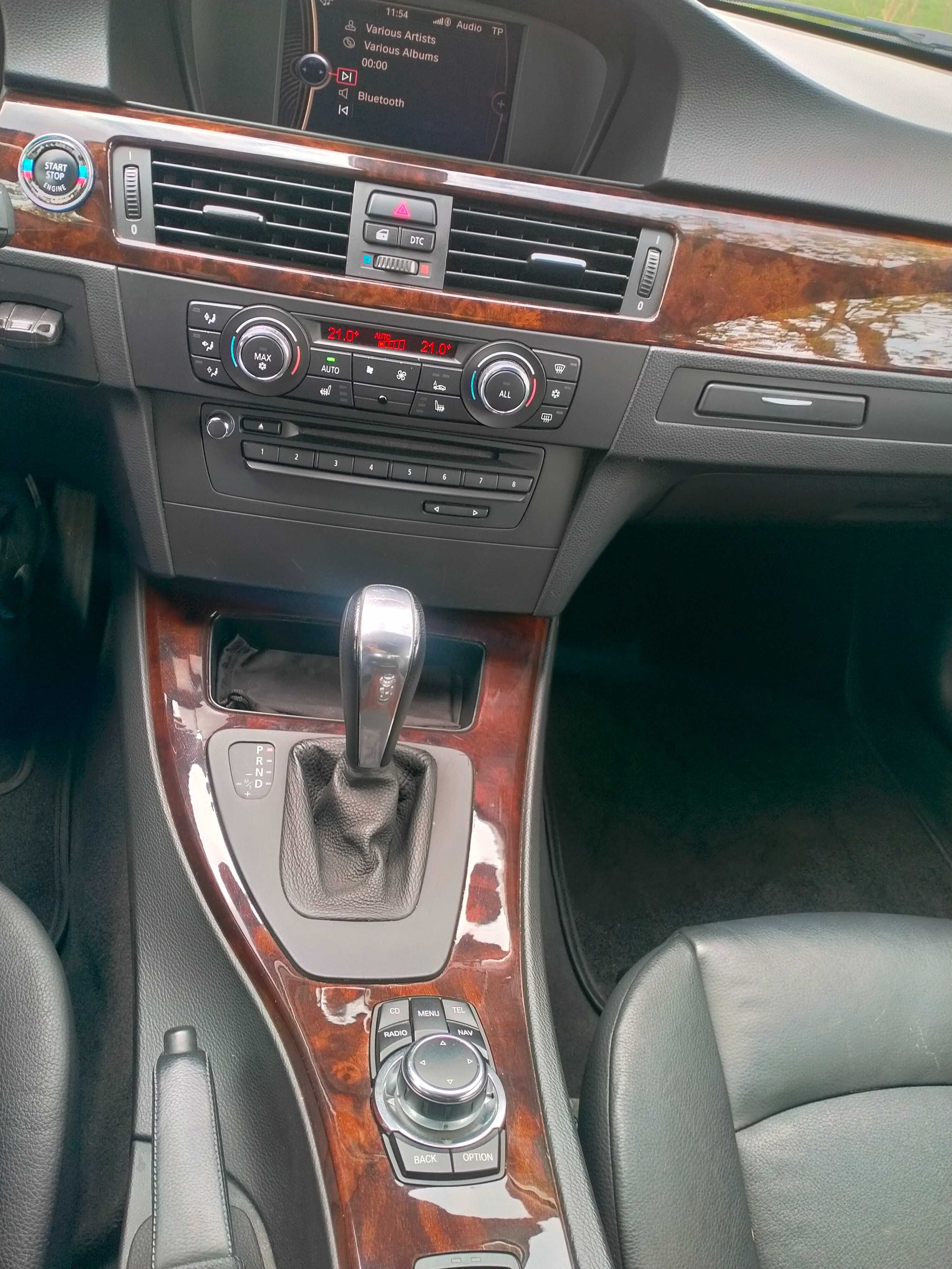 BMW E93 LCI 320i
