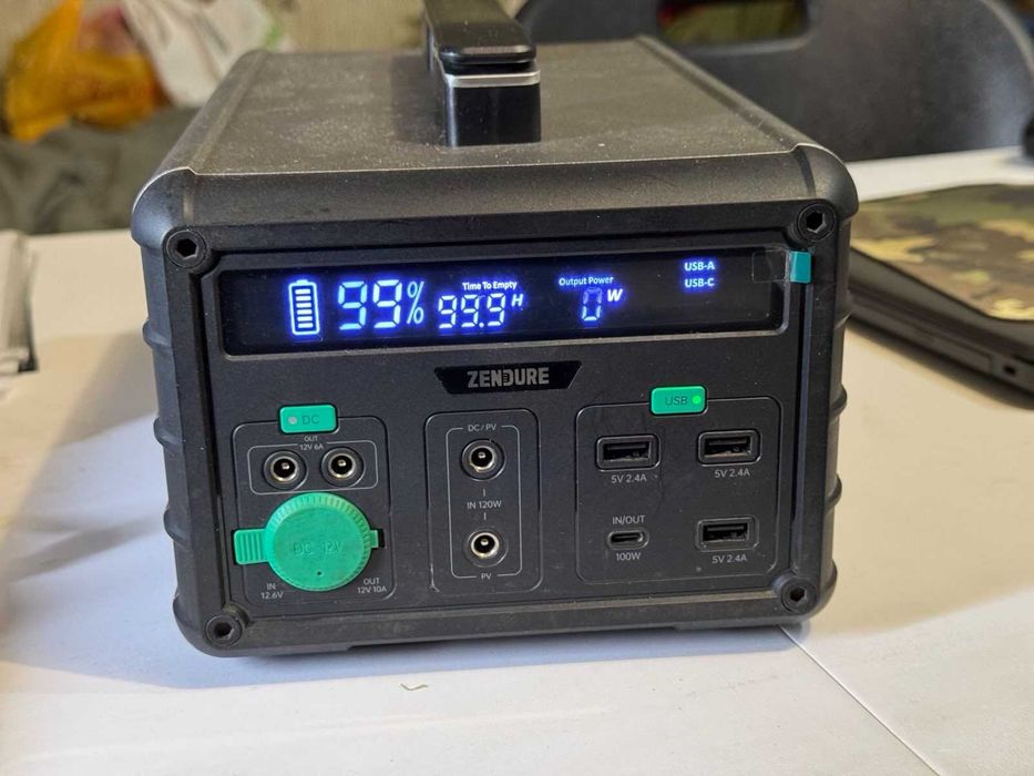Зарядна станція Zendure SuperBase 600M