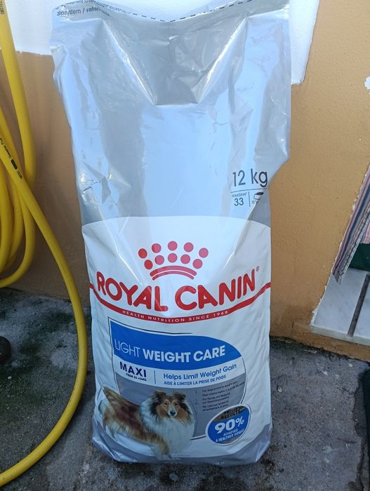 Royal canin maxi light weight care