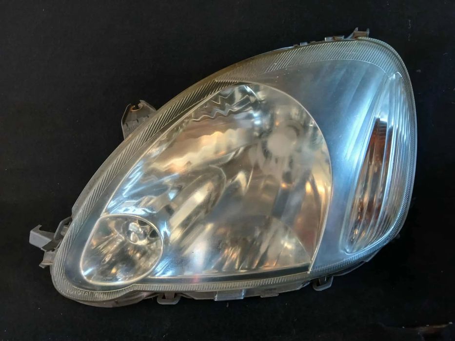Toyota Yaris I Lift Lampa przednia lewa