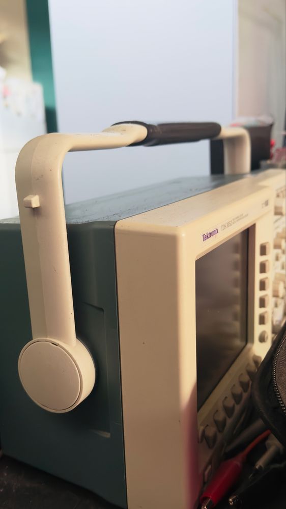 Осциллограф Tektronix 3052