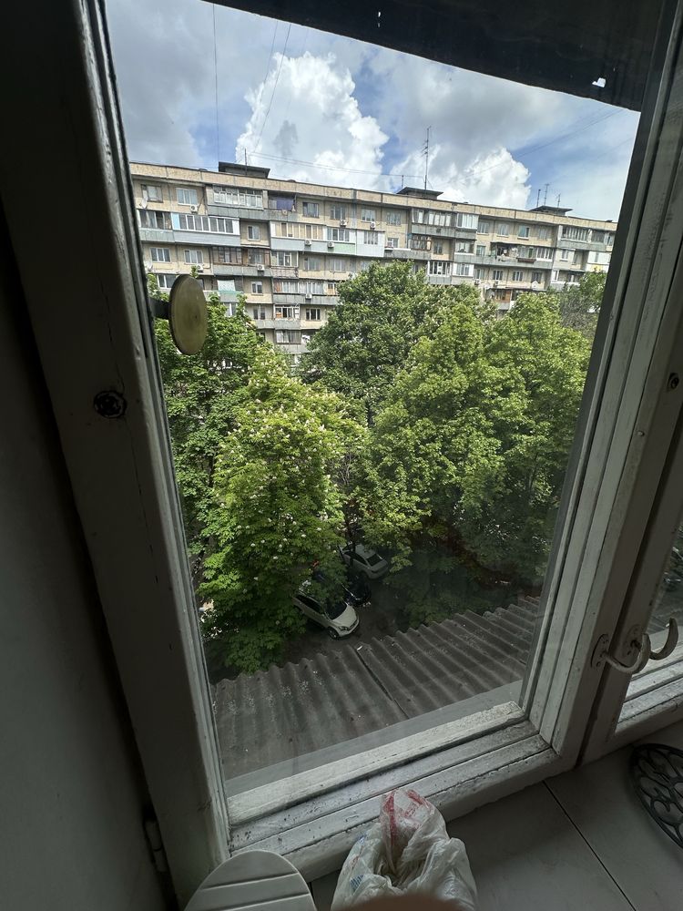 Продам 3к квартиру в Києві. Вул. Кавказька 9. Центральна частина міста