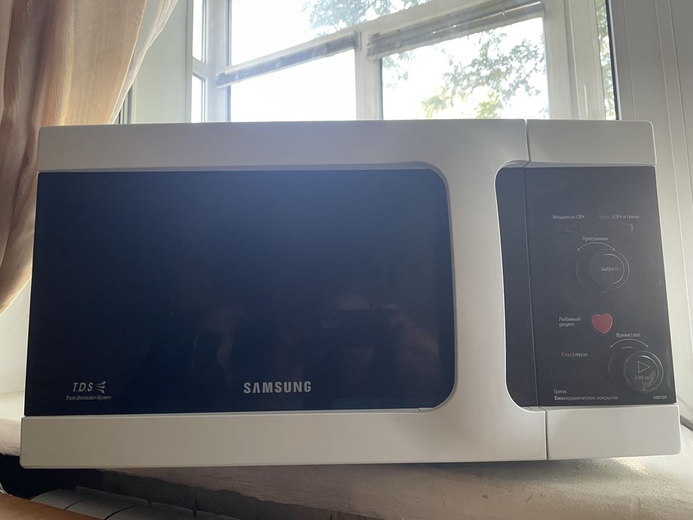 Продается микроволновая печь Samsung