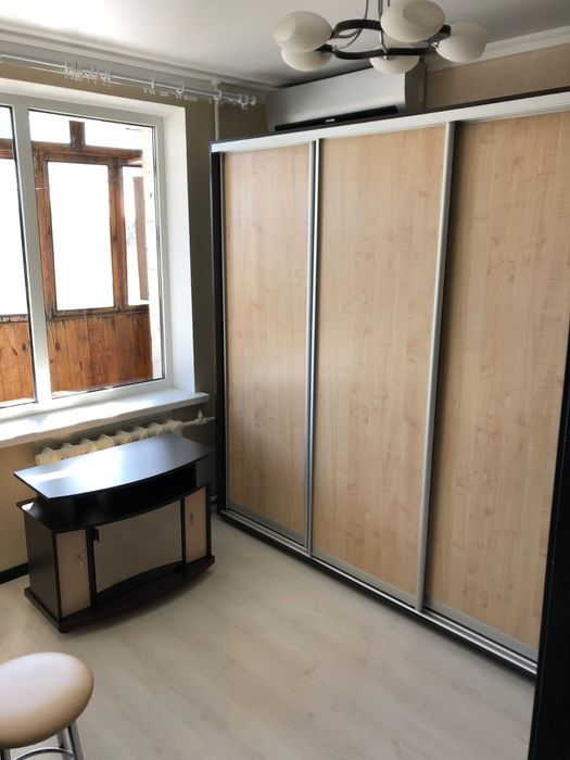 Київ Дарницький 1 кімнатна з газом та ремонтом