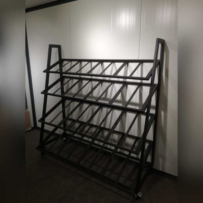 Regały ekspozycyjne na warzywa i owoce