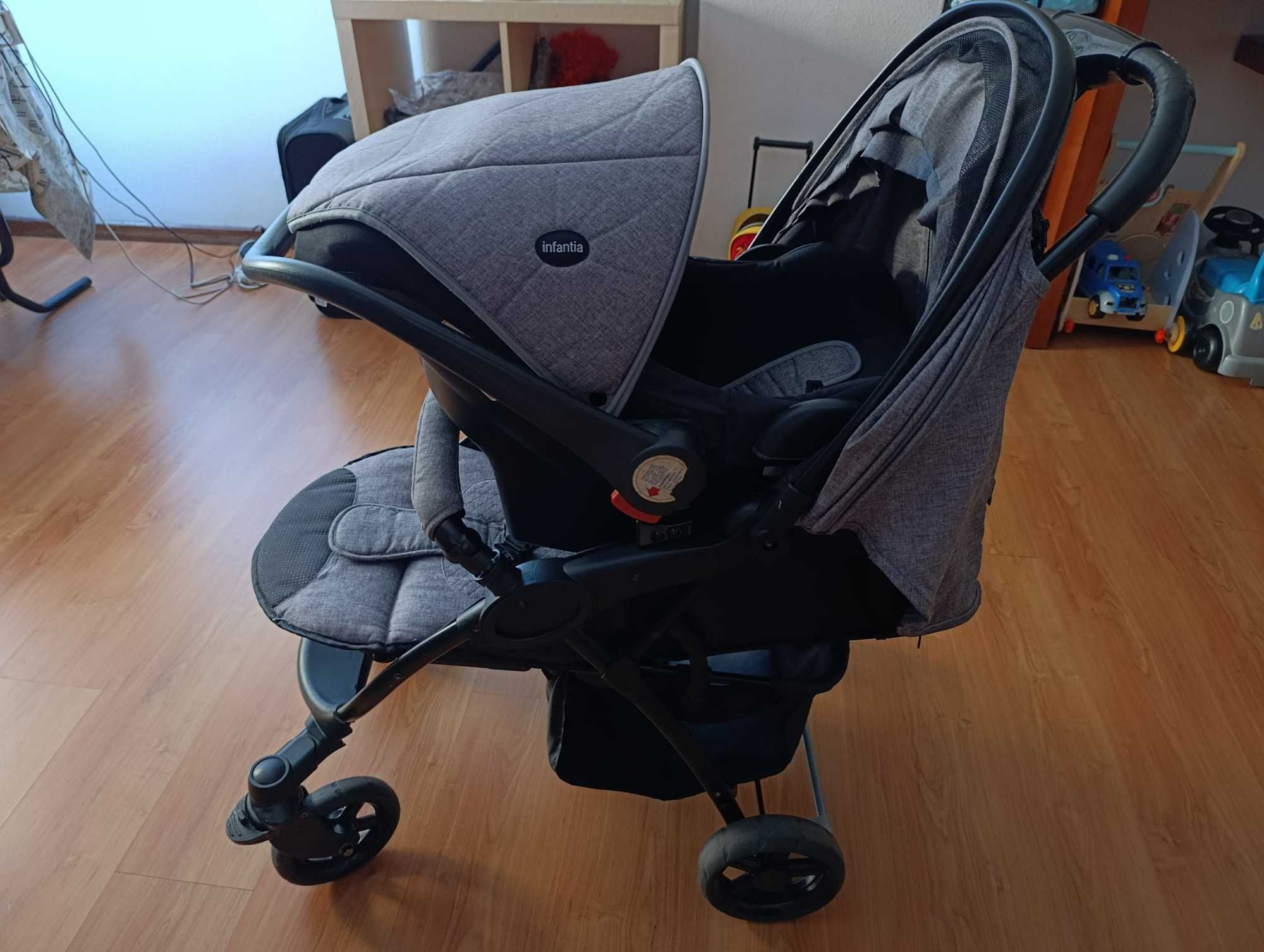 Vendo carinho de bebe