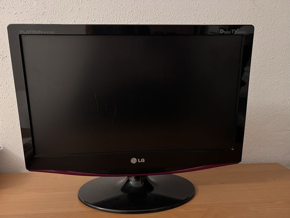 LG Flatron M197WD-PZ – monitor 19” z funkcją TV + pilot
