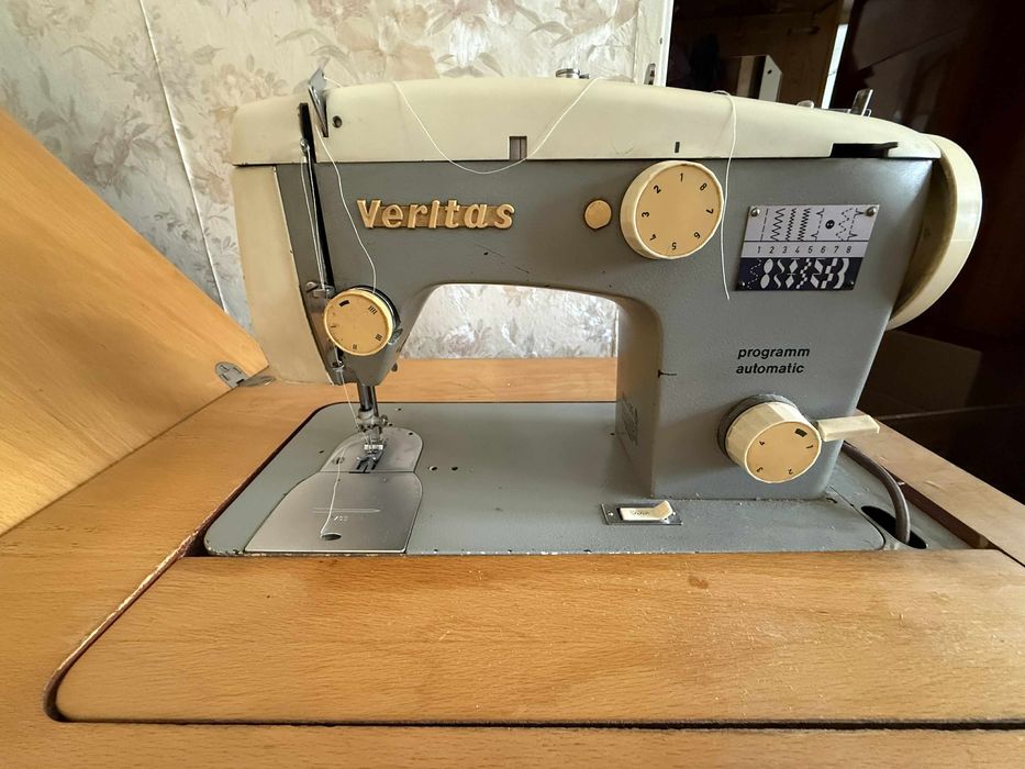 Maszyna do szycia Veritas 8014/40 w stoliku – sprawna, retro, NRD