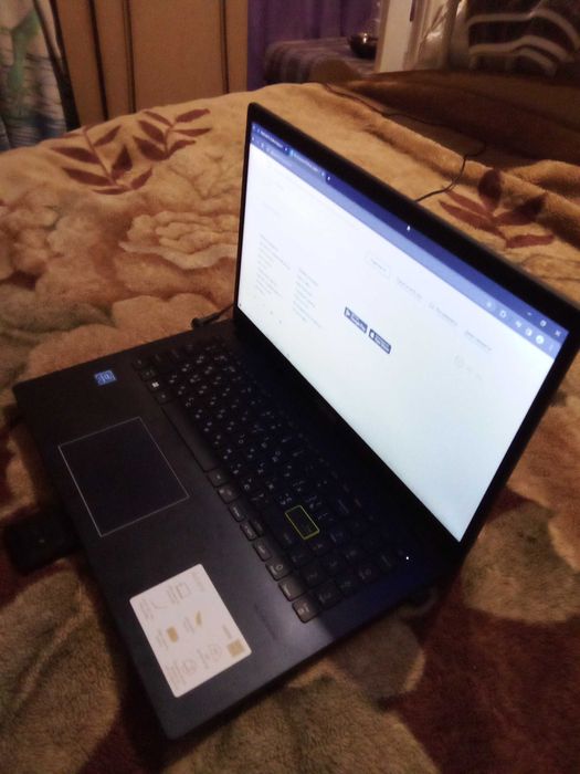 Ноутбук Asus E510