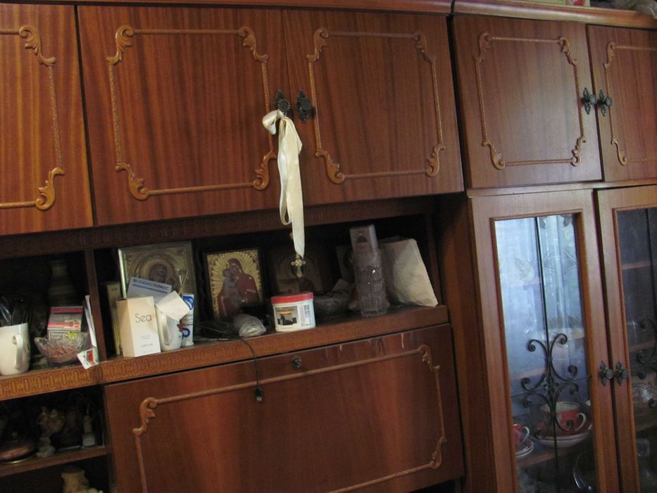 продам румунську  меблеву стінку б\в в гарному стані