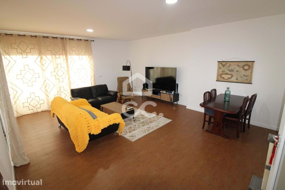 Apartamento com 2 Quartos - Santa Clara - Ponta Delgada