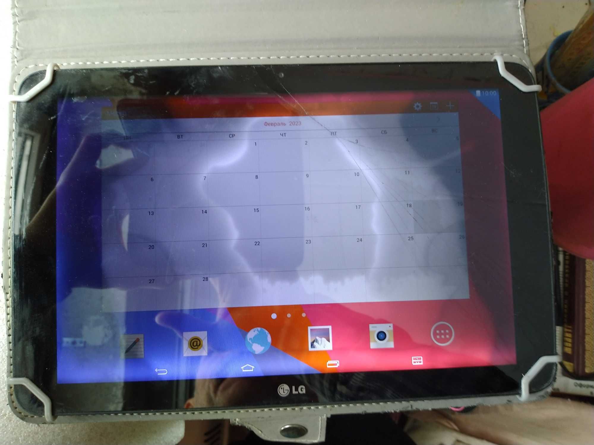 Планшет G Pad 10.1 V700