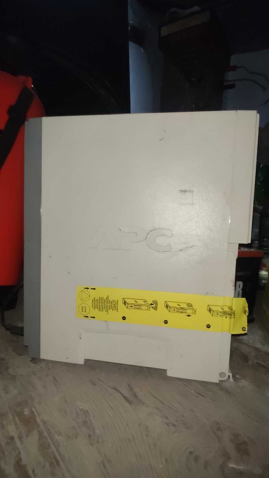 ибп APC Back-UPS 1500VA тянет два холодильника