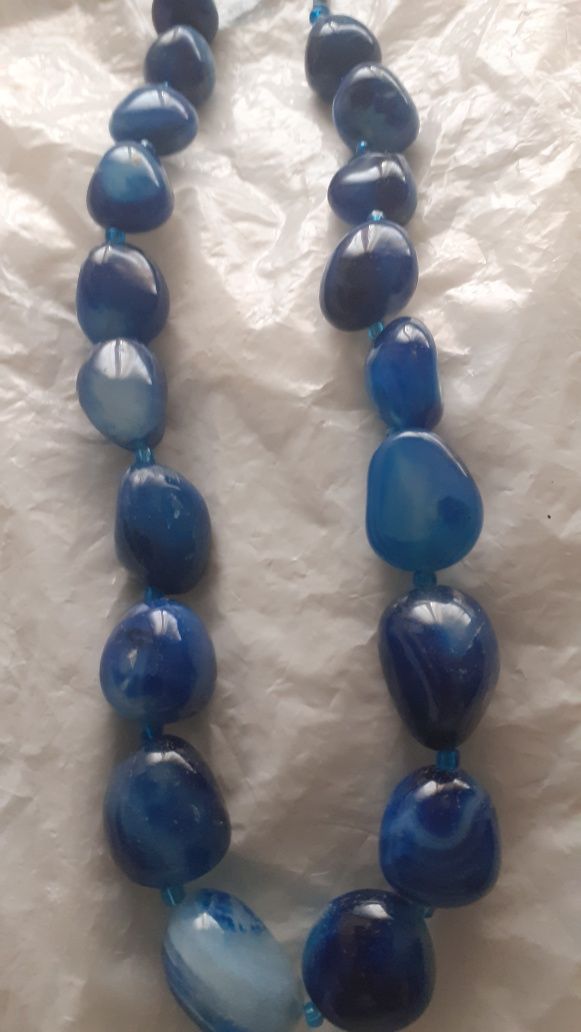 Colar de pedras verdadeiras azul  54cm